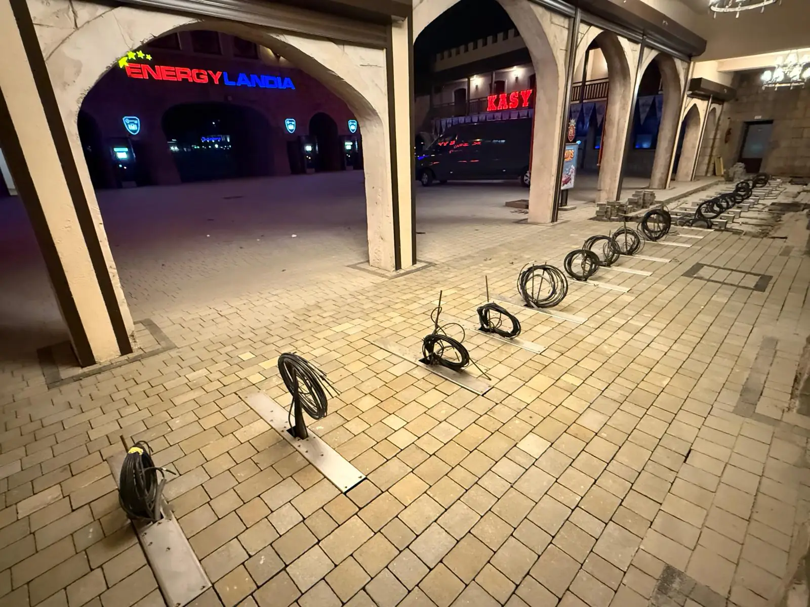 Prace instalacyjne Energylandia