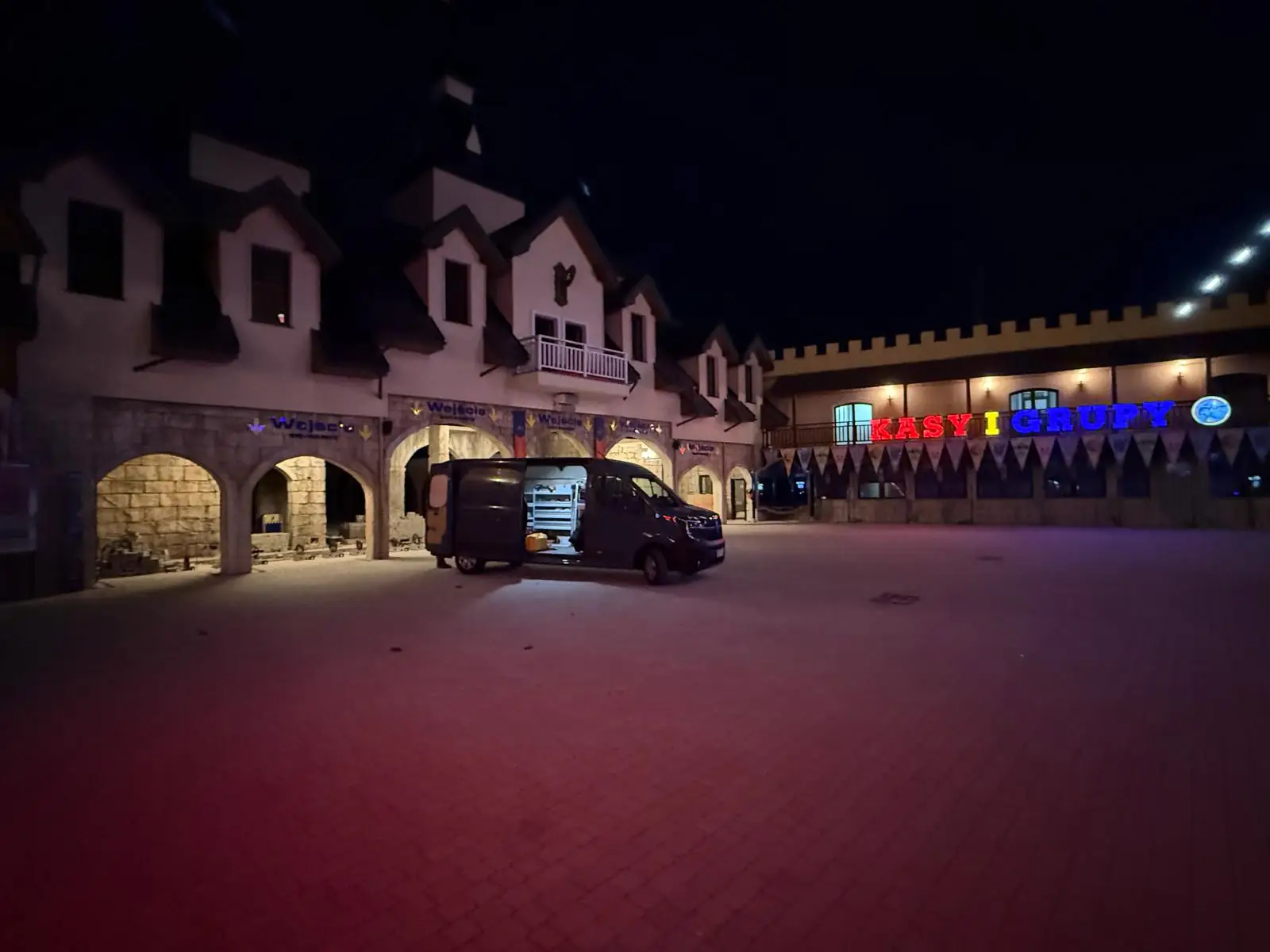 Prace instalacyjne Energylandia